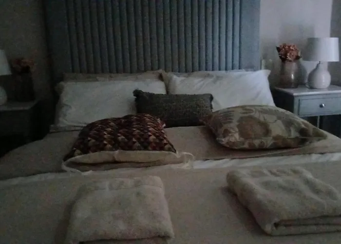 Kitty O'shea's V94dvh9 * Meelick Bridge